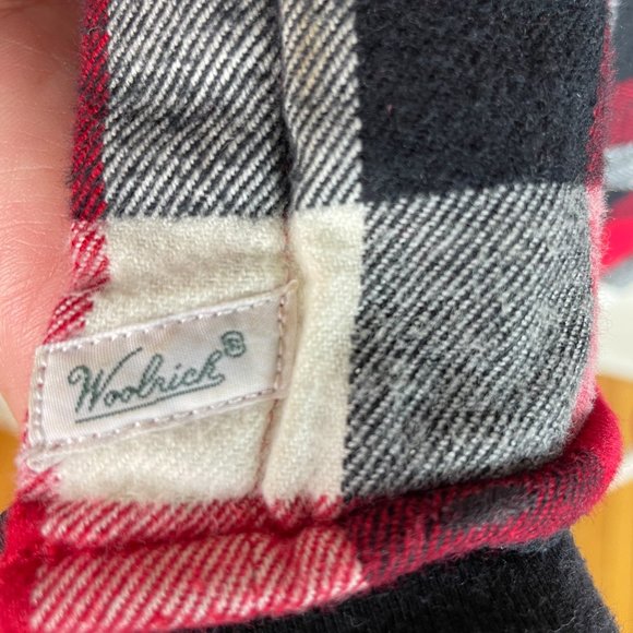 Woolrich fleece-lined women's camp shirt.  Snaps and two side pockets. XL - Picture 5 of 5